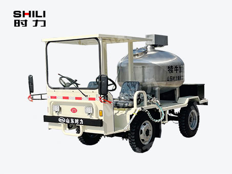 1方電動四輪犢牛喂奶車（立式罐、帶攪拌）