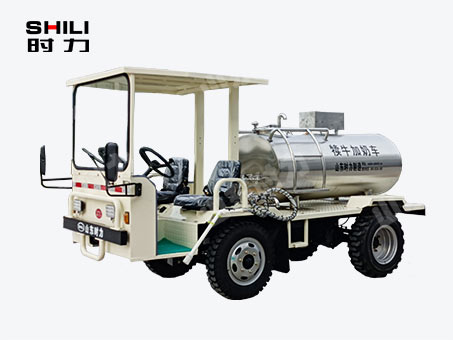 1方電動四輪犢牛喂奶車（臥式罐、帶攪拌）